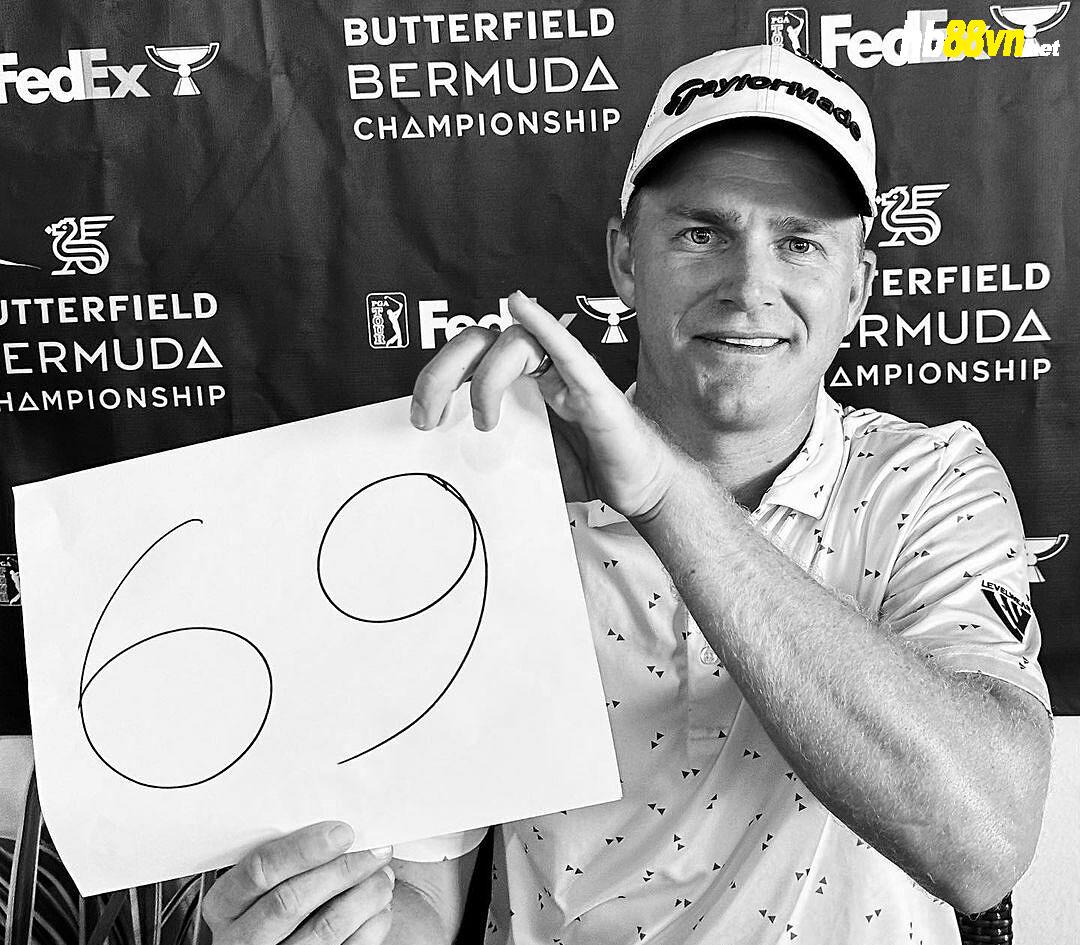 Adam Long mừng kỷ lục phát trúng fairway tuyệt đối tại Worldwide Technology Championship 2023 trên sân El Cardonal ở Mexico. Ảnh: PGA Tour