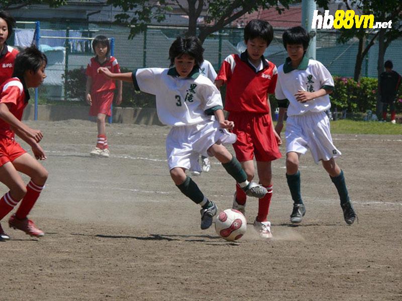 Từ Tsubasa đến bóng đá học đường Nhật Bản. - Bóng Đá